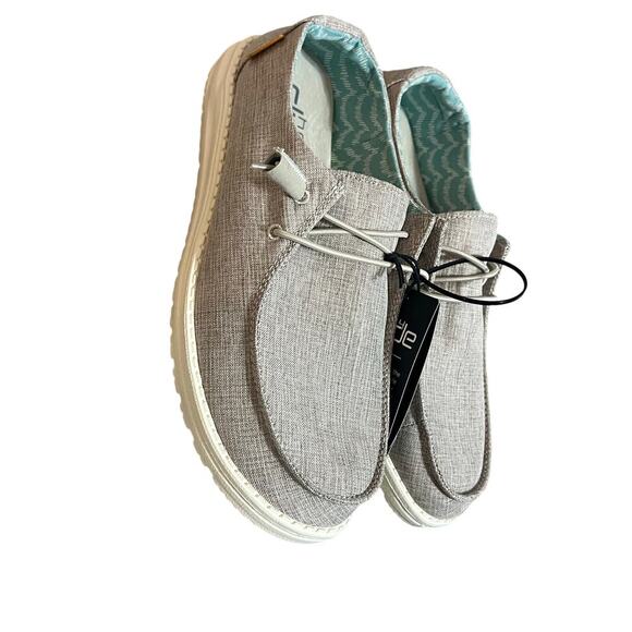 NWT Hey Dude women’s Chambray slip on loafers sz 11 casual classy lightweight - Picture 6 of 6